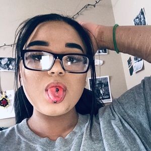 Meet your Posher, Vhianna